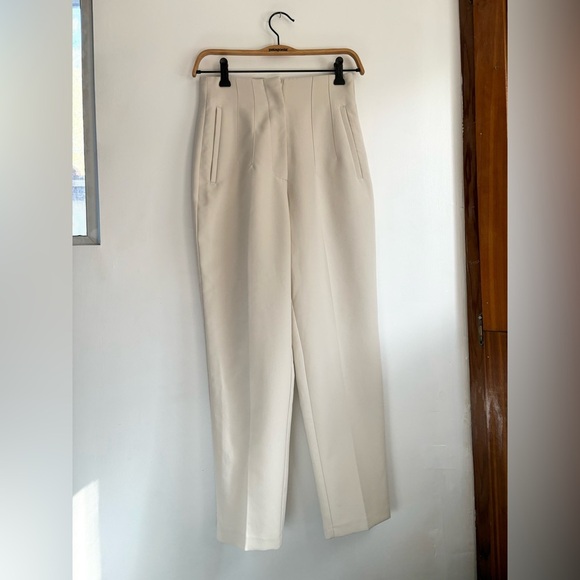 ZARA | Pleated Trouser in Is Oyster white | S - Picture 2 of 8